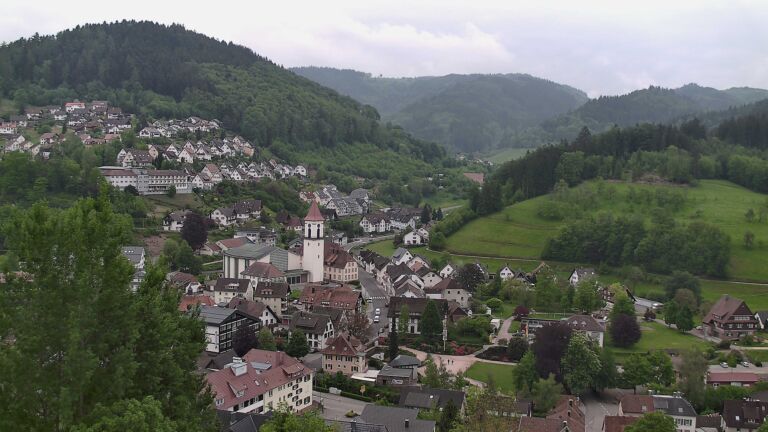 Dieses Bild zeigt eine Webcam-Aufnahme von Ottenhöfen, aufgenommen am Donnerstag, den 07.05.2026 um 16:20 Uhr