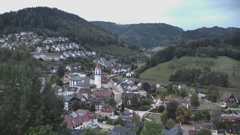 Dieses Bild zeigt eine Webcam-Aufnahme von Ottenhöfen, aufgenommen am Donnerstag, den 01.10.2026 um 07:10 Uhr