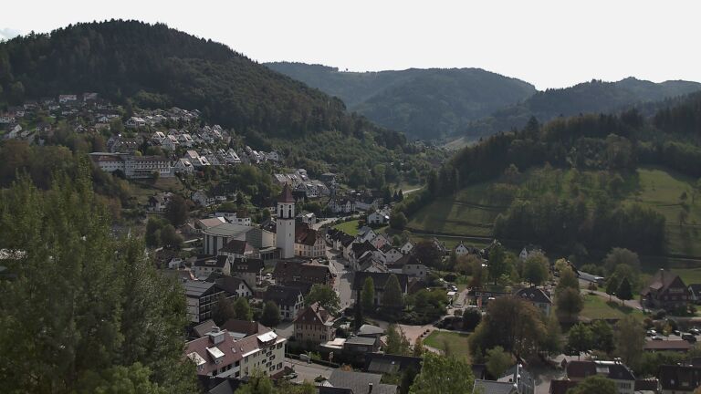 Dieses Bild zeigt eine Webcam-Aufnahme von Ottenhöfen, aufgenommen am Mittwoch, den 07.10.2026 um 13:10 Uhr