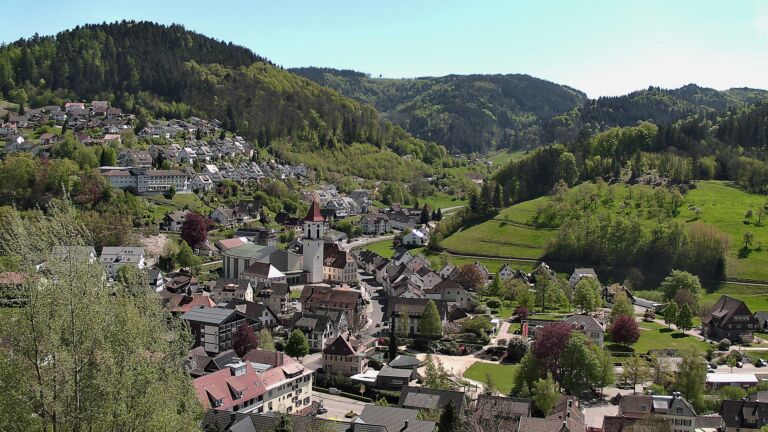 Dieses Bild zeigt eine Webcam-Aufnahme von Ottenhöfen, aufgenommen am Freitag, den 24.04.2026 um 14:30 Uhr