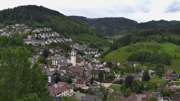 Dieses Bild zeigt eine Webcam-Aufnahme von Ottenhöfen, aufgenommen am Dienstag, den 05.05.2026 um 08:20 Uhr