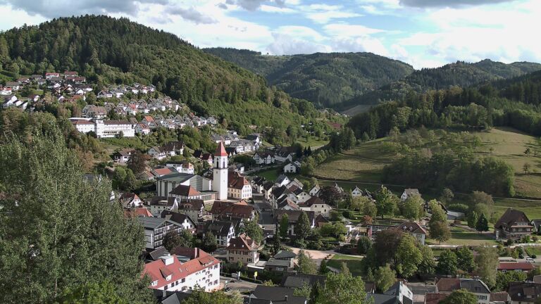 Dieses Bild zeigt eine Webcam-Aufnahme von Ottenhöfen, aufgenommen am Montag, den 07.09.2026 um 17:40 Uhr