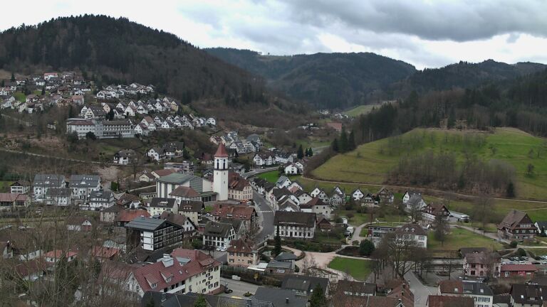 Dieses Bild zeigt eine Webcam-Aufnahme von Ottenhöfen, aufgenommen am Samstag, den 28.02.2026 um 13:50 Uhr