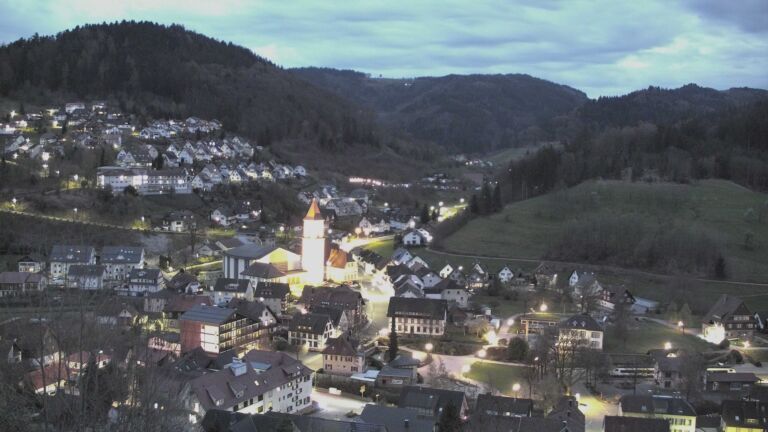 Dieses Bild zeigt eine Webcam-Aufnahme von Ottenhöfen, aufgenommen am Sonntag, den 05.04.2026 um 20:30 Uhr
