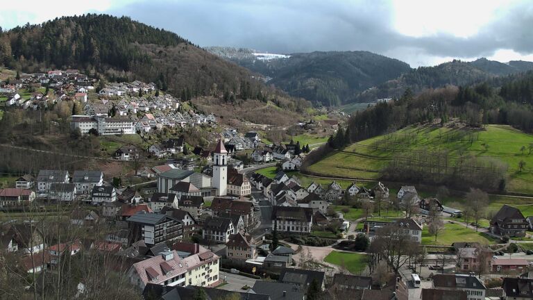 Dieses Bild zeigt eine Webcam-Aufnahme von Ottenhöfen, aufgenommen am Donnerstag, den 26.03.2026 um 14:50 Uhr