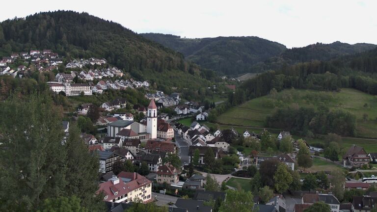 Dieses Bild zeigt eine Webcam-Aufnahme von Ottenhöfen, aufgenommen am Mittwoch, den 16.09.2026 um 18:00 Uhr