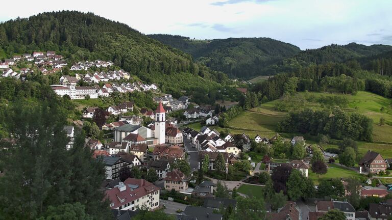Dieses Bild zeigt eine Webcam-Aufnahme von Ottenhöfen, aufgenommen am Donnerstag, den 11.06.2026 um 20:20 Uhr