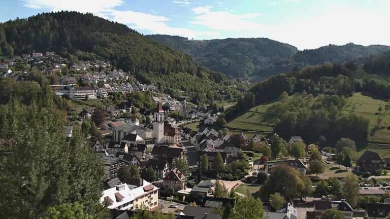 Dieses Bild zeigt eine Webcam-Aufnahme von Ottenhöfen, aufgenommen am Sonntag, den 27.09.2026 um 15:00 Uhr