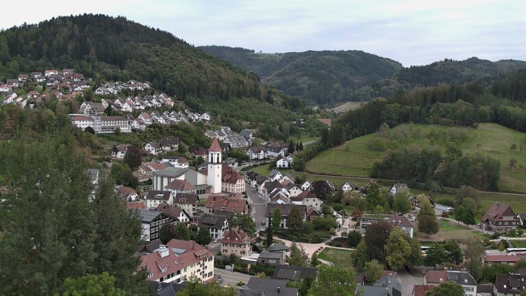 Dieses Bild zeigt eine Webcam-Aufnahme von Ottenhöfen, aufgenommen am Donnerstag, den 24.09.2026 um 17:40 Uhr