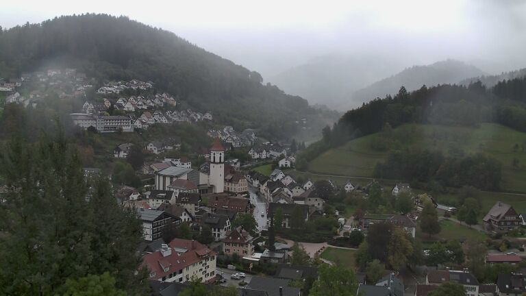 Dieses Bild zeigt eine Webcam-Aufnahme von Ottenhöfen, aufgenommen am Donnerstag, den 08.10.2026 um 16:10 Uhr