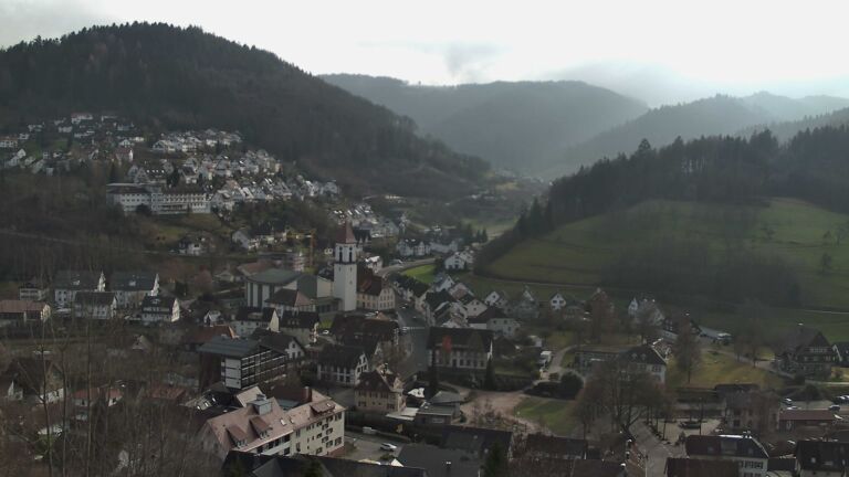 Dieses Bild zeigt eine Webcam-Aufnahme von Ottenhöfen, aufgenommen am Dienstag, den 23.12.2025 um 13:30 Uhr