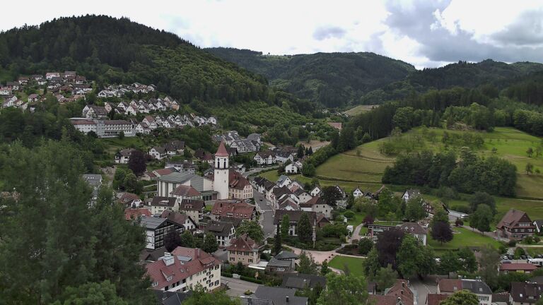 Dieses Bild zeigt eine Webcam-Aufnahme von Ottenhöfen, aufgenommen am Mittwoch, den 10.06.2026 um 11:30 Uhr