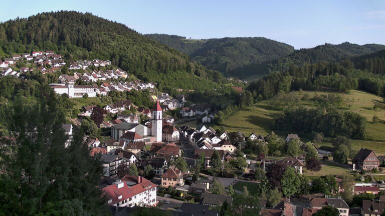 Dieses Bild zeigt eine Webcam-Aufnahme von Ottenhöfen, aufgenommen am Samstag, den 30.05.2026 um 19:40 Uhr