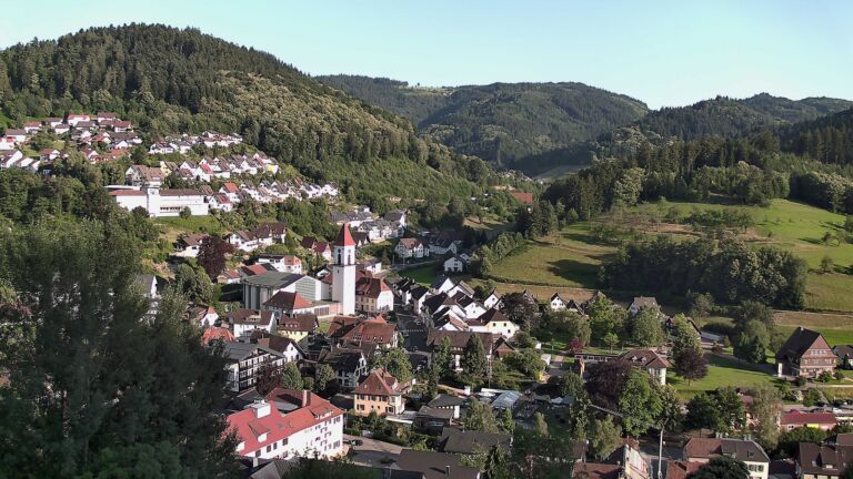 Dieses Bild zeigt eine Webcam-Aufnahme von Ottenhöfen, aufgenommen am Samstag, den 20.06.2026 um 19:30 Uhr