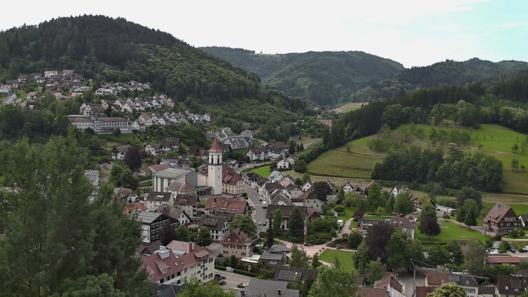 Dieses Bild zeigt eine Webcam-Aufnahme von Ottenhöfen, aufgenommen am Mittwoch, den 17.06.2026 um 10:40 Uhr