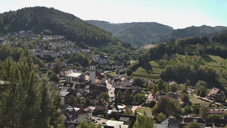 Dieses Bild zeigt eine Webcam-Aufnahme von Ottenhöfen, aufgenommen am Samstag, den 26.09.2026 um 12:00 Uhr