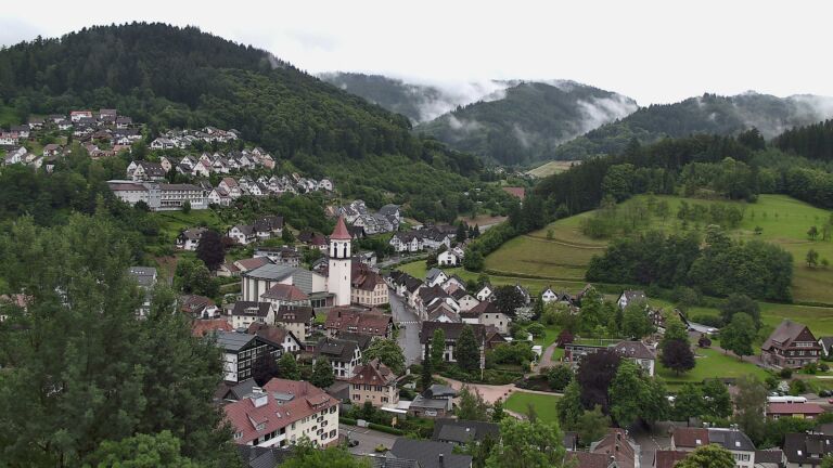 Dieses Bild zeigt eine Webcam-Aufnahme von Ottenhöfen, aufgenommen am Dienstag, den 09.06.2026 um 08:00 Uhr