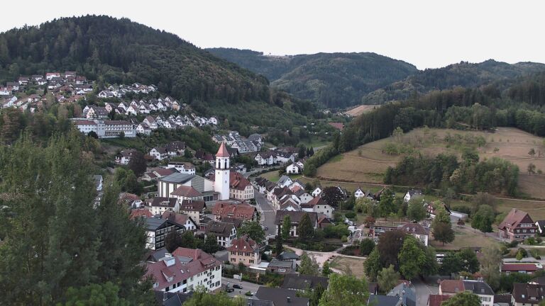 Dieses Bild zeigt eine Webcam-Aufnahme von Ottenhöfen, aufgenommen am Donnerstag, den 27.08.2026 um 06:40 Uhr