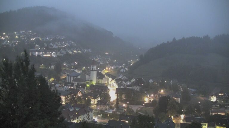 Dieses Bild zeigt eine Webcam-Aufnahme von Ottenhöfen, aufgenommen am Donnerstag, den 01.10.2026 um 19:30 Uhr