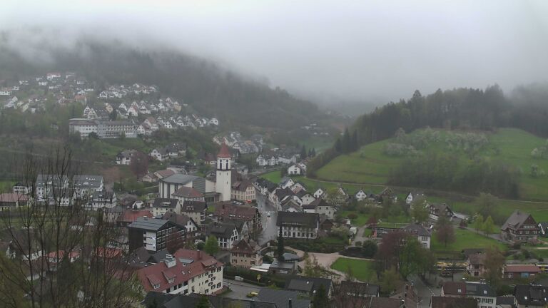 Dieses Bild zeigt eine Webcam-Aufnahme von Ottenhöfen, aufgenommen am Montag, den 13.04.2026 um 18:40 Uhr