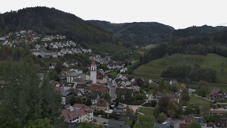 Dieses Bild zeigt eine Webcam-Aufnahme von Ottenhöfen, aufgenommen am Dienstag, den 13.10.2026 um 12:40 Uhr