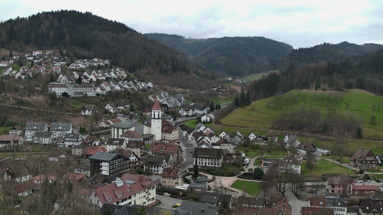 Dieses Bild zeigt eine Webcam-Aufnahme von Ottenhöfen, aufgenommen am Sonntag, den 15.03.2026 um 16:00 Uhr