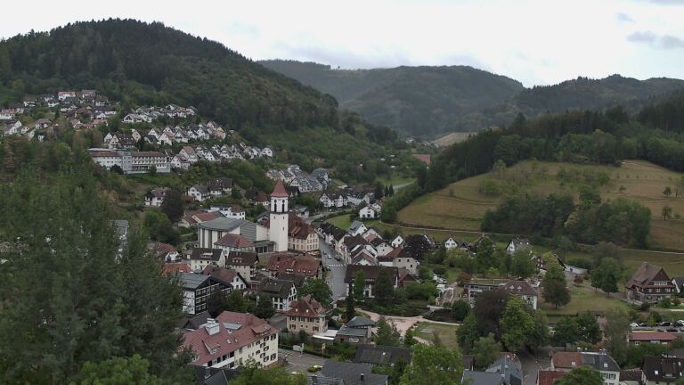 Dieses Bild zeigt eine Webcam-Aufnahme von Ottenhöfen, aufgenommen am Sonntag, den 30.08.2026 um 11:10 Uhr
