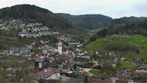 Dieses Bild zeigt eine Webcam-Aufnahme von Ottenhöfen, aufgenommen am Samstag, den 11.04.2026 um 18:00 Uhr