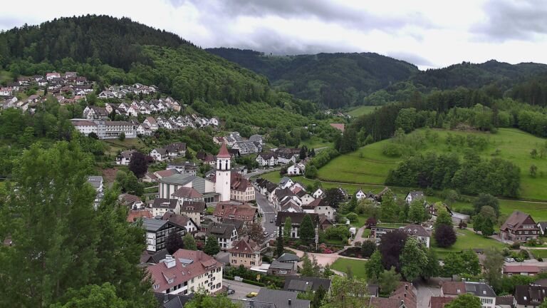 Dieses Bild zeigt eine Webcam-Aufnahme von Ottenhöfen, aufgenommen am Montag, den 11.05.2026 um 09:50 Uhr