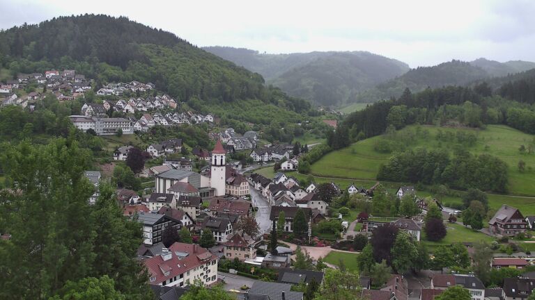 Dieses Bild zeigt eine Webcam-Aufnahme von Ottenhöfen, aufgenommen am Mittwoch, den 13.05.2026 um 19:40 Uhr