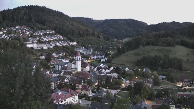 Dieses Bild zeigt eine Webcam-Aufnahme von Ottenhöfen, aufgenommen am Samstag, den 12.09.2026 um 20:10 Uhr