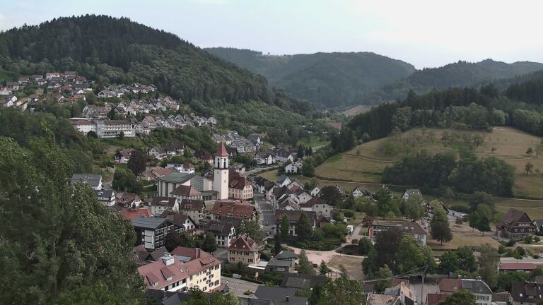 Dieses Bild zeigt eine Webcam-Aufnahme von Ottenhöfen, aufgenommen am Donnerstag, den 30.07.2026 um 16:30 Uhr
