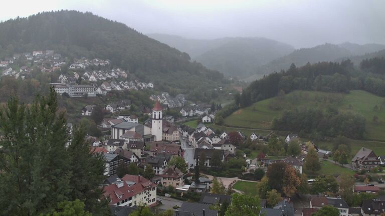Dieses Bild zeigt eine Webcam-Aufnahme von Ottenhöfen, aufgenommen am Mittwoch, den 21.10.2026 um 17:10 Uhr