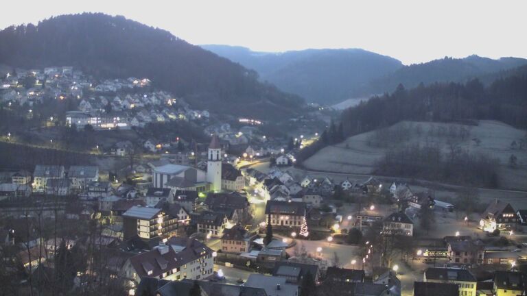 Dieses Bild zeigt eine Webcam-Aufnahme von Ottenhöfen, aufgenommen am Freitag, den 26.12.2025 um 07:40 Uhr