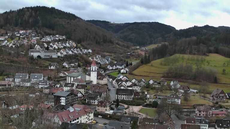 Dieses Bild zeigt eine Webcam-Aufnahme von Ottenhöfen, aufgenommen am Dienstag, den 10.02.2026 um 11:10 Uhr