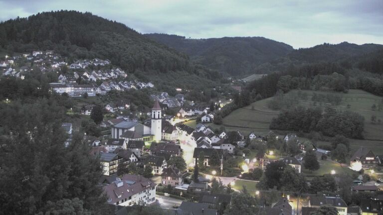 Dieses Bild zeigt eine Webcam-Aufnahme von Ottenhöfen, aufgenommen am Freitag, den 12.06.2026 um 22:00 Uhr