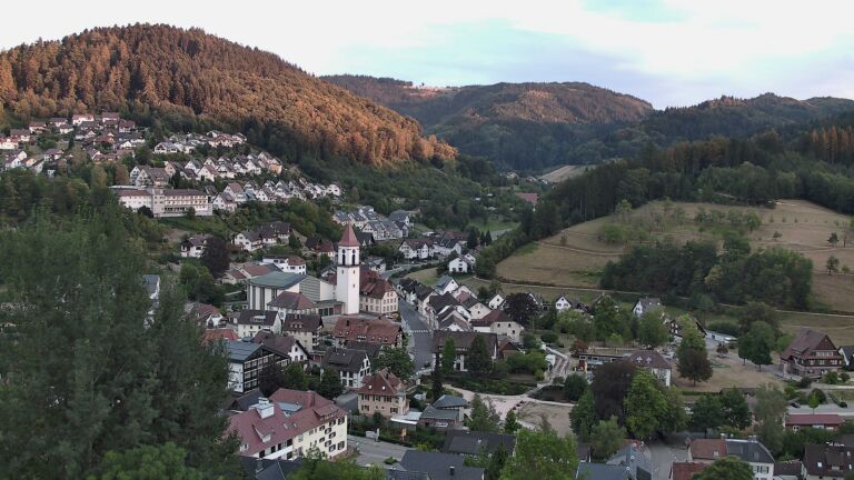 Dieses Bild zeigt eine Webcam-Aufnahme von Ottenhöfen, aufgenommen am Samstag, den 15.08.2026 um 20:10 Uhr