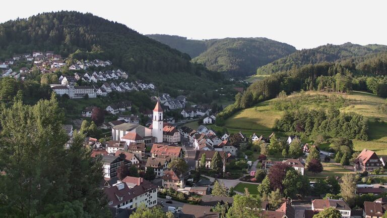 Dieses Bild zeigt eine Webcam-Aufnahme von Ottenhöfen, aufgenommen am Dienstag, den 26.05.2026 um 06:50 Uhr