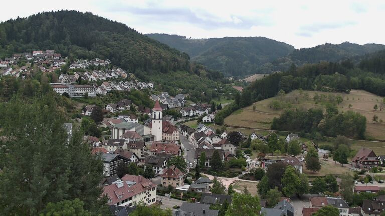Dieses Bild zeigt eine Webcam-Aufnahme von Ottenhöfen, aufgenommen am Dienstag, den 25.08.2026 um 15:40 Uhr
