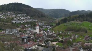 Dieses Bild zeigt eine Webcam-Aufnahme von Ottenhöfen, aufgenommen am Samstag, den 11.04.2026 um 18:20 Uhr