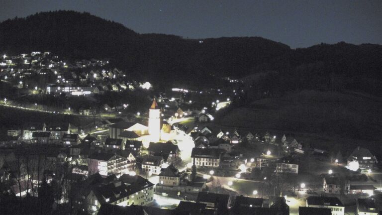 Dieses Bild zeigt eine Webcam-Aufnahme von Ottenhöfen, aufgenommen am Sonntag, den 01.03.2026 um 19:10 Uhr