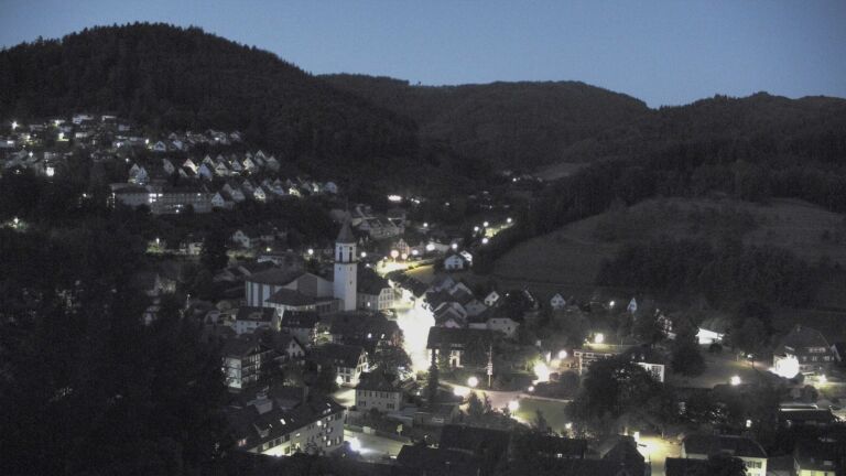 Dieses Bild zeigt eine Webcam-Aufnahme von Ottenhöfen, aufgenommen am Freitag, den 29.05.2026 um 04:30 Uhr