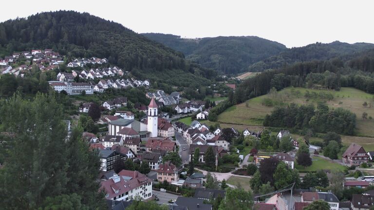 Dieses Bild zeigt eine Webcam-Aufnahme von Ottenhöfen, aufgenommen am Dienstag, den 07.07.2026 um 05:30 Uhr