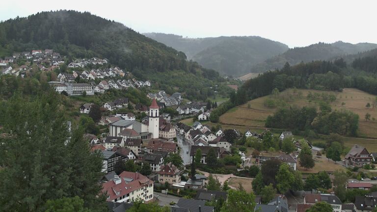 Dieses Bild zeigt eine Webcam-Aufnahme von Ottenhöfen, aufgenommen am Freitag, den 21.08.2026 um 14:10 Uhr