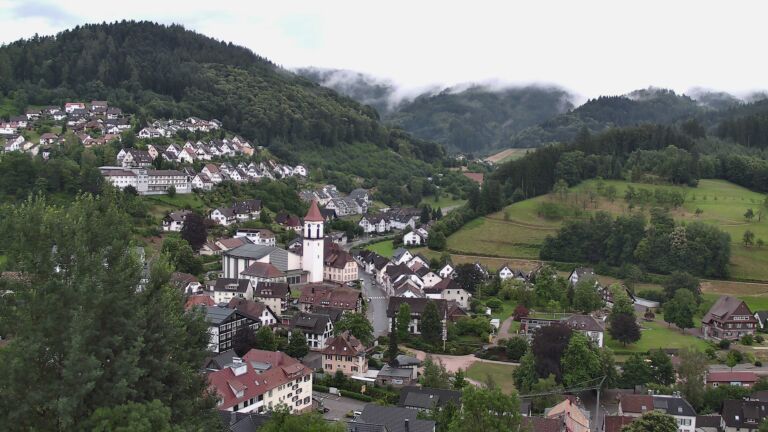 Dieses Bild zeigt eine Webcam-Aufnahme von Ottenhöfen, aufgenommen am Montag, den 29.06.2026 um 06:50 Uhr