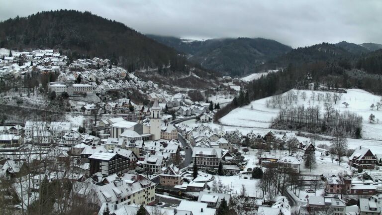 Dieses Bild zeigt eine Webcam-Aufnahme von Ottenhöfen, aufgenommen am Freitag, den 02.01.2026 um 09:20 Uhr