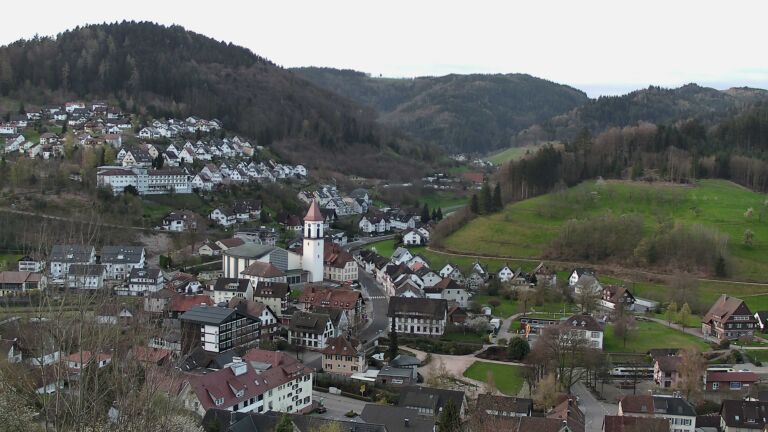 Dieses Bild zeigt eine Webcam-Aufnahme von Ottenhöfen, aufgenommen am Montag, den 06.04.2026 um 07:30 Uhr