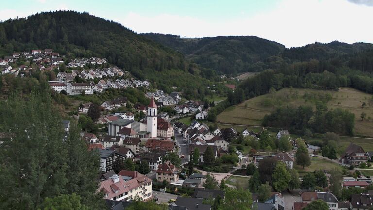 Dieses Bild zeigt eine Webcam-Aufnahme von Ottenhöfen, aufgenommen am Montag, den 31.08.2026 um 16:40 Uhr