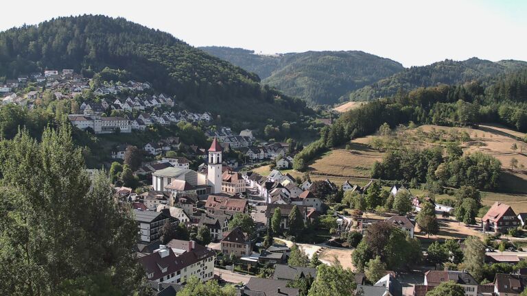 Dieses Bild zeigt eine Webcam-Aufnahme von Ottenhöfen, aufgenommen am Freitag, den 14.08.2026 um 09:30 Uhr