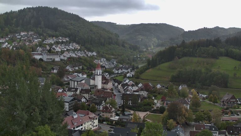 Dieses Bild zeigt eine Webcam-Aufnahme von Ottenhöfen, aufgenommen am Samstag, den 24.10.2026 um 15:10 Uhr